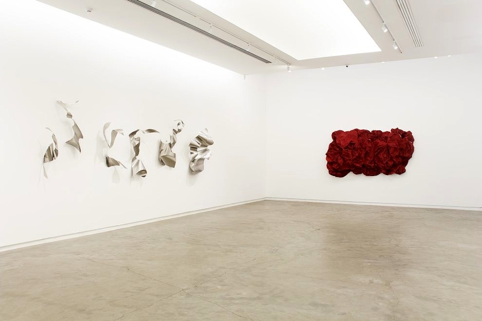 Vista da exposição - Iole de Freitas 2, 2025