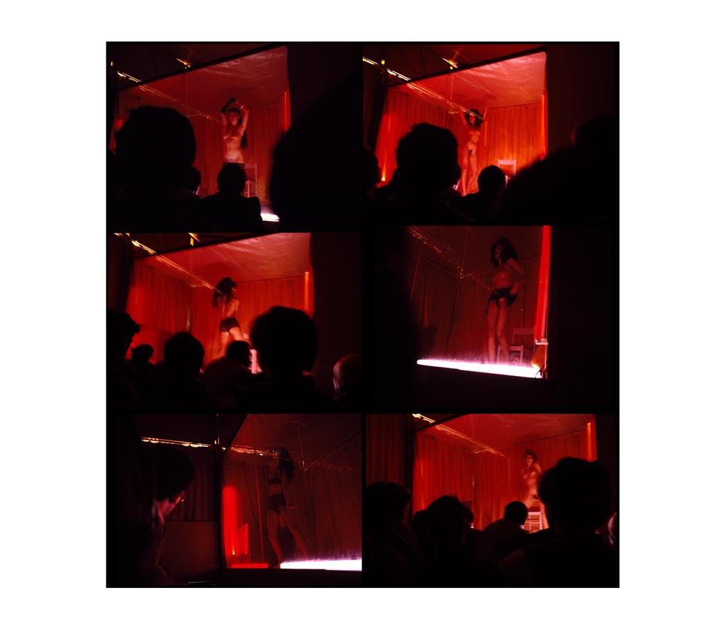 Strip tease forain, Paris, 1985-2022